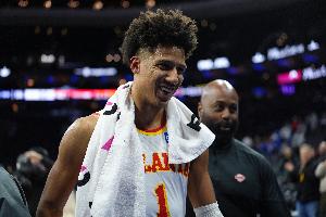 從發(fā)展聯(lián)盟打成新鷹王！老鷹全能戰(zhàn)士崛起 他讓楊少俠感受到危機(jī)