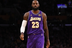 10中3！Skip：詹姆斯表現(xiàn)平平 僅得10分