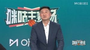 胡明軒有空位不出手？杜鋒打趣：太久沒跟周琦打球 得把球給琦哥