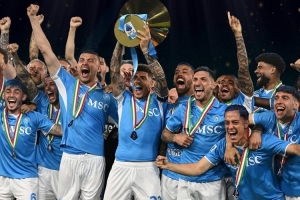 問鼎意甲！那不勒斯當選意大利球員協(xié)會上賽季最佳球隊