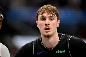 有點尷尬！沃特森單防直接帽掉弗拉格翻身跳投