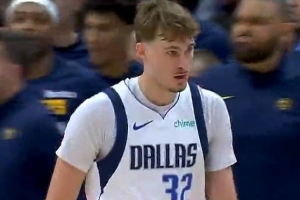 我得展示一下！小內(nèi)姆哈德反擊拋傳 弗拉格底線空切暴扣打停掘金