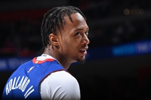 霍蘭：防守是我們的立足之本 戰(zhàn)勝老鷹證明了我們過(guò)去一年的成長(zhǎng)