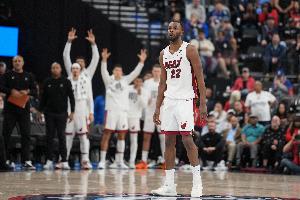 戴維恩·米切爾：維金斯是以身作則的領(lǐng)袖 攻防兩端都極具統(tǒng)治力