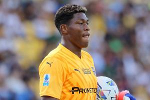 斯基拉：阿森納關(guān)注帕爾馬門將鈴木彩艷，曾派出球探考察