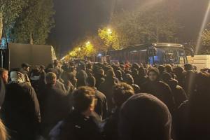 隊報：遭遇6連敗，尼斯球員及體育總監(jiān)在訓(xùn)練基地遭極端球迷圍堵