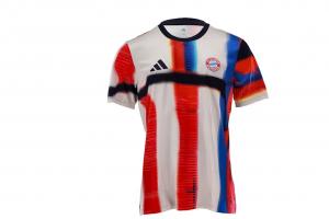 調(diào)色盤打翻了？拜仁新款熱身服五顏六色，遭到球迷瘋狂吐槽