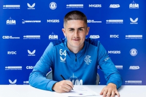 郵報：維拉、桑德蘭等隊有意免簽流浪者19歲中場貝利·賴斯