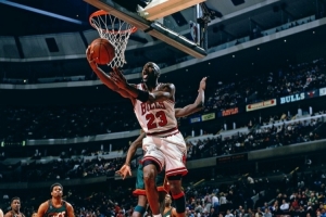 皮爾斯&鐵林：喬丹的技能包不如SGA&科比 喬丹不需要技巧也能得分