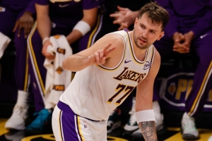 沃西：球應(yīng)該在東契奇手里&我喜歡他 但很多時候球必須運(yùn)轉(zhuǎn)起來