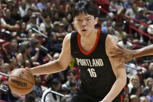 拓媒：楊瀚森夏聯(lián)的那些靈光一現(xiàn)不足以支撐起常規(guī)賽的進(jìn)攻