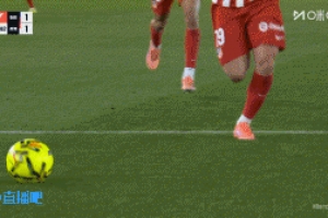 阿爾瓦雷斯反越位成功后吊門，被霍安·加西亞摘下