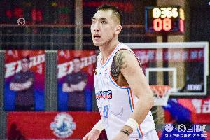 終結(jié)還是高效！陶漢林出戰(zhàn)17分鐘 6中5拿10分2板3助&正負值+19