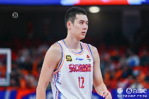 效率太低！李金效13投僅3中拿到10分 正負(fù)值-16