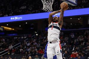 發(fā)揮你的特點！K·喬治反擊助飛惠特摩爾空接雙手暴扣！