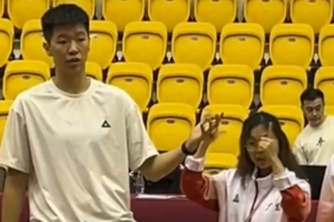 廣東女籃與聾人女籃攜手訓(xùn)練 主帥黃思靜攜全隊(duì)參加活動(dòng)