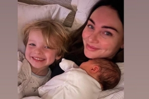 郵報(bào)：曼聯(lián)名宿布魯斯在去年外孫不幸去世后，再次榮升外公