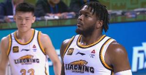 高效輸出！奧利弗8投5中&罰球7中6 得到16分7板1助1斷