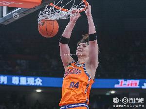 高效表現(xiàn)！王哲林僅15分鐘8中7高效拿下17分7板 正負值+27