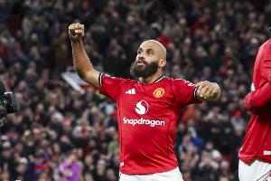 姆伯莫：我為曼聯(lián)效力就是要爭冠，英超冠軍是目標(biāo)之一