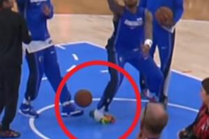 你這也太衰了PJ·華盛頓熱身時(shí)跳起踩到滾來(lái)的球扭傷腳踝...