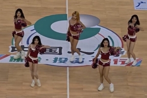 活力十足！媒體人曬CBA俱樂部杯賽南寧賽區(qū)啦啦隊(duì)的舞蹈表演視頻