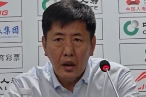 丁偉：特別感謝吳前能夠做到以老帶新 帶領(lǐng)全隊前進