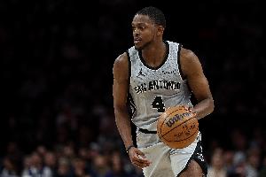 關鍵三分收割比賽！?？怂?9中8得29分4板4助2斷 末節(jié)獨砍9分