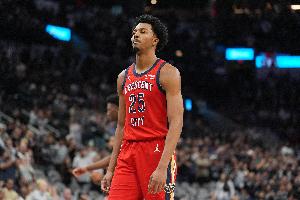 美記：墨菲或成為鵜鶘門面 想得到他得付出多個首輪簽+潛力球員等