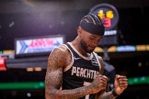 盡力局！沃克18中7&三分7中2拿到全隊(duì)最高21分 另有5板3助1斷