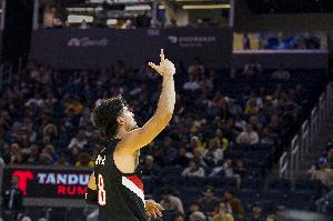 場均26+7+6！名記：阿夫迪亞是否值得一個(gè)全明星國際隊(duì)的席位？