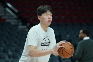 今天還打嗎？楊瀚森二&三節(jié)均未出場 首節(jié)2分1板1助1帽