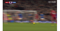差之毫厘！索博斯洛伊遠(yuǎn)射被撲，不到一分鐘后麥卡頭球又中柱彈出