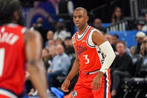 Shams：保羅仍覺得自己可以為快船效力并做出貢獻 球隊不這么想