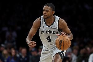 找回狀態(tài)！?？怂惯^去5場場均27.4分3.6板6.6助1.6斷 命中率46.9%