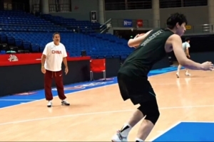 NBA頂級教練Bill特訓李俊賢——今日課程：籃下終結訓練！