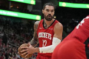 在場就安心！亞當斯替補18分鐘 高效拿到11分5前場板2帽