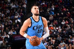 多隊(duì)有意！媒體人：快船輿論風(fēng)暴中 最具交易價(jià)值球員變成祖巴茨