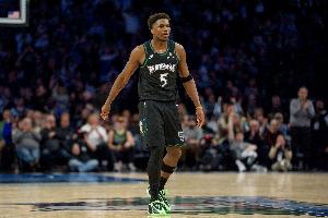 愛德華茲切球費爾斯被吹犯規(guī)&個人第三犯 森林狼挑戰(zhàn)成功取消犯規(guī)