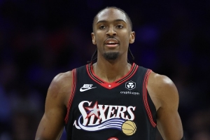 感謝小弟埃奇庫(kù)姆！馬克西28中13砍35分3板2助2斷 三分11中4