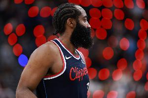 穿針引線！哈登突破分球 祖巴茨籃下接球雙手暴扣