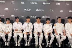 TheShy：平時不是很喜歡動物 但是昨天和很多小貓還是很有意思的