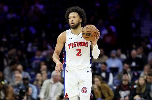 穩(wěn)健控場(chǎng)！康寧漢姆半場(chǎng)8中4貢獻(xiàn)13分5助 罰球5中4