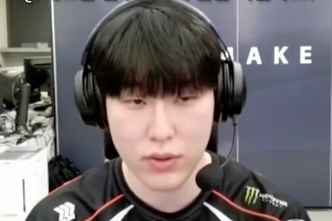 Zeka：隊(duì)友們各自都有優(yōu)缺點(diǎn)和打法風(fēng)格，正在調(diào)節(jié)一致