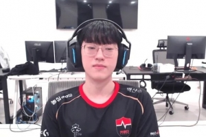 Scout：在LCK也產(chǎn)生了和T1交手的機會，想通過那些機會學(xué)習(xí)