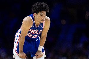 納斯談麥凱恩第三節(jié)未出戰(zhàn)：湖人的聯(lián)防讓我會擔(dān)心他的身高劣勢