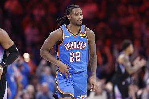 主打防守！卡森·華萊士三分4中2拿到6分2板4助5斷 正負(fù)值+32！