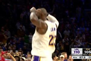 王冠戴起來！詹姆斯關(guān)鍵時刻個人連續(xù)強投砍下10分