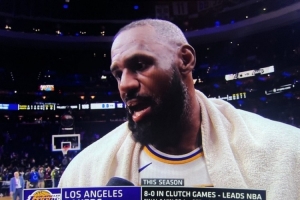 詹姆斯：我感覺(jué)非常好 從賽前訓(xùn)練到比賽中感覺(jué)都非常好！