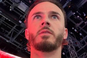 現(xiàn)場吃瓜！卡拉格怒噴薩拉赫8分鐘，熱刺中場麥迪遜一臉震驚